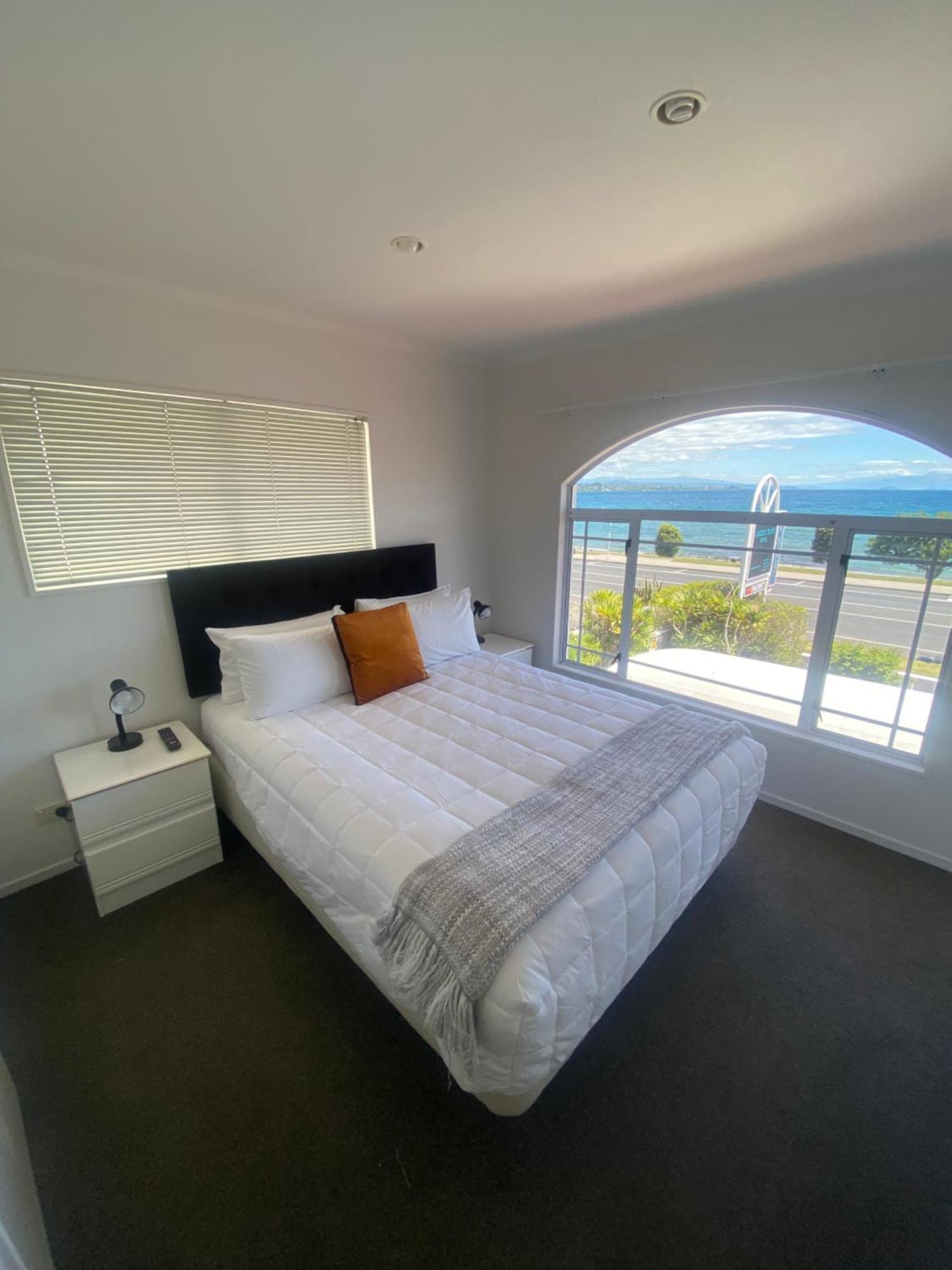 Lakeside Taupo Motel Extérieur photo