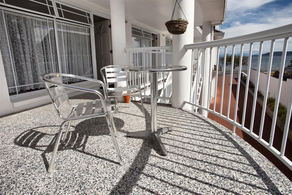 Lakeside Taupo Motel Extérieur photo